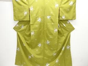 雪輪に草花模様小紋着物